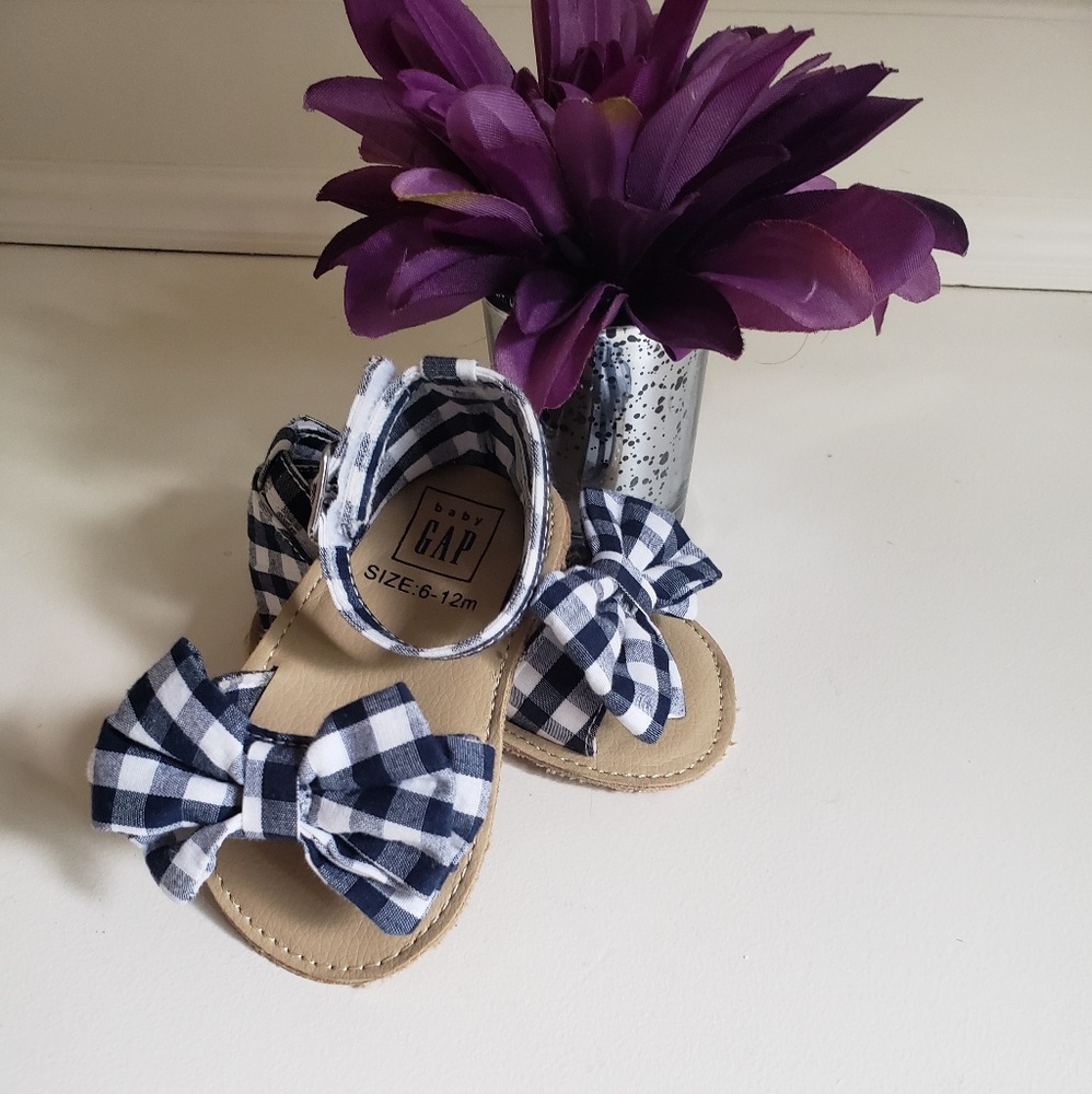 Baby gap sandals